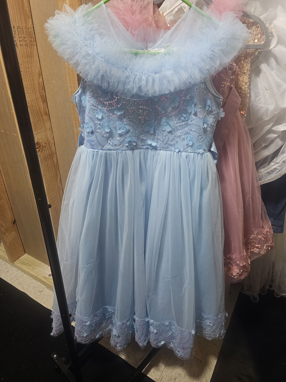 a new day Light Blue Tulle Princess Dress with Ruffled Neckline 2×dress